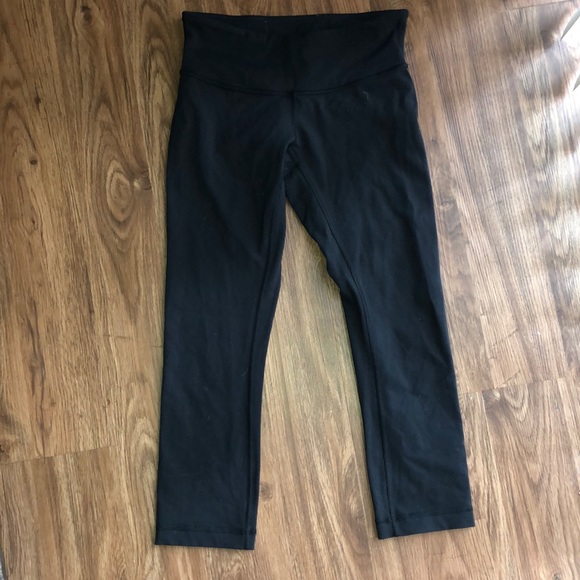 SOLD ❌Lululemon wunder under crop leggings - Picture 2 of 6